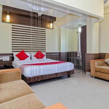 Oyo 30537 Hotel Megharaj Bijapur  Luaran gambar