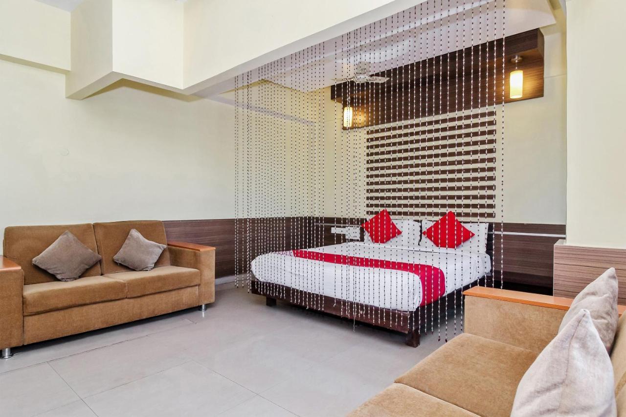 Oyo 30537 Hotel Megharaj Bijapur  Luaran gambar