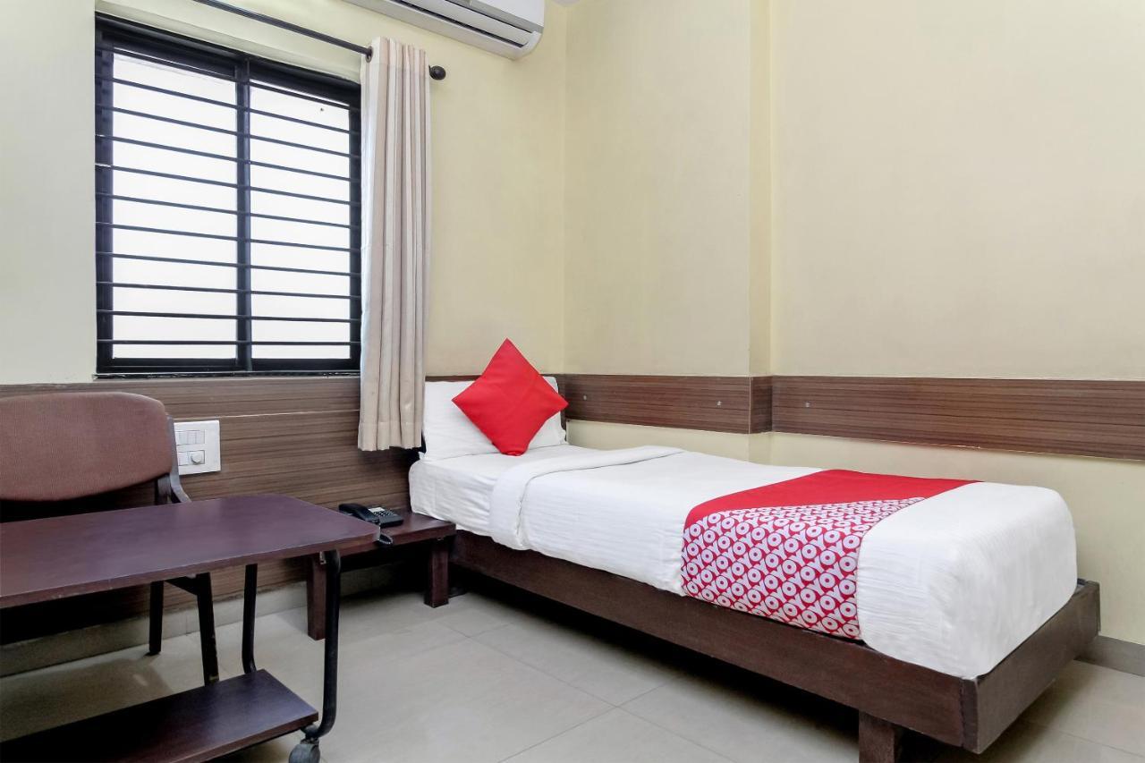 Oyo 30537 Hotel Megharaj Bijapur  Luaran gambar