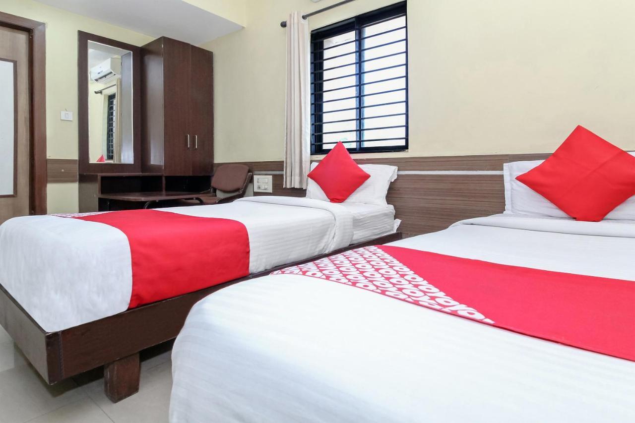 Oyo 30537 Hotel Megharaj Bijapur  Luaran gambar