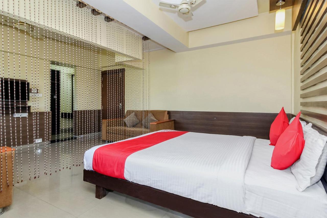 Oyo 30537 Hotel Megharaj Bijapur  Luaran gambar