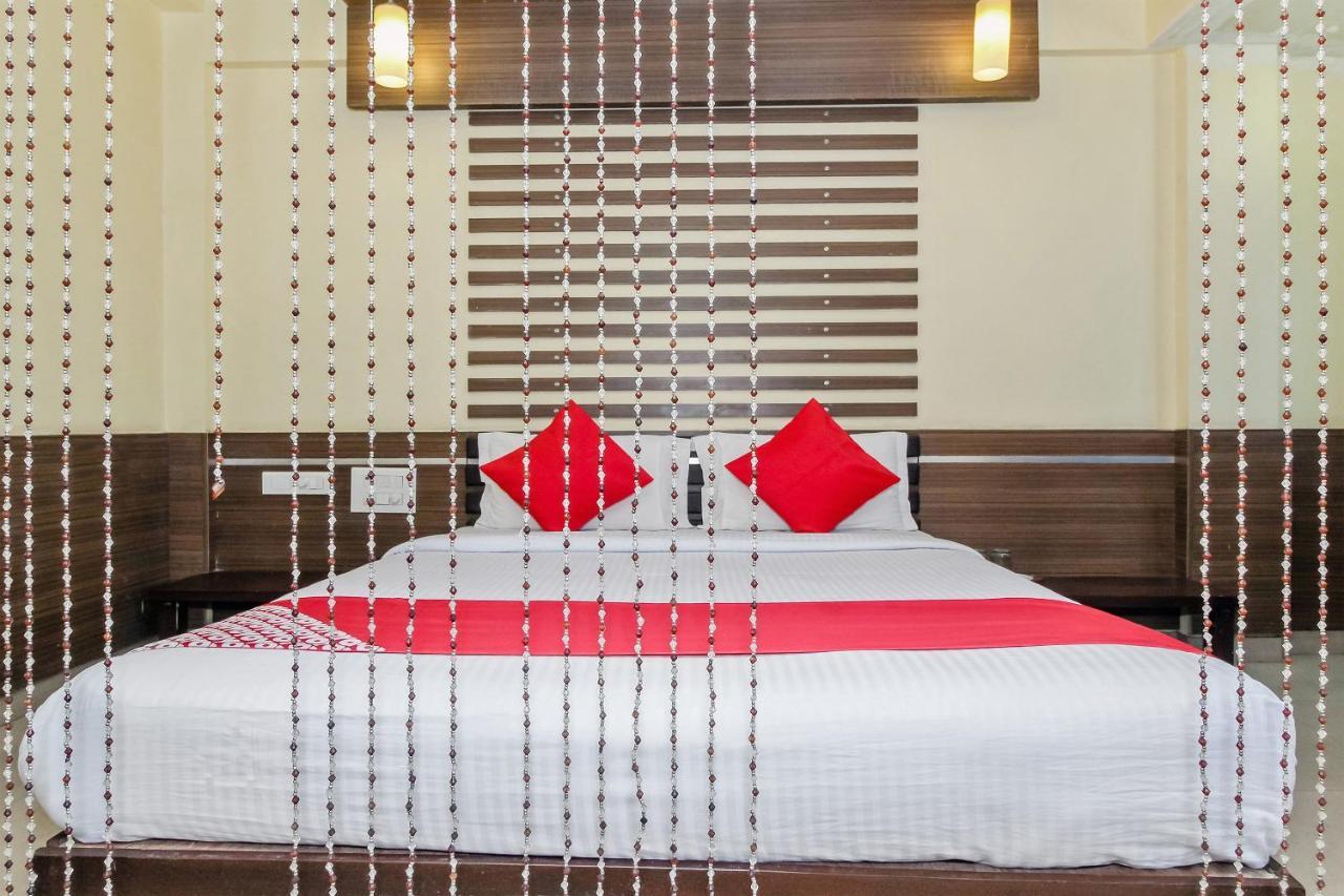 Oyo 30537 Hotel Megharaj Bijapur  Luaran gambar