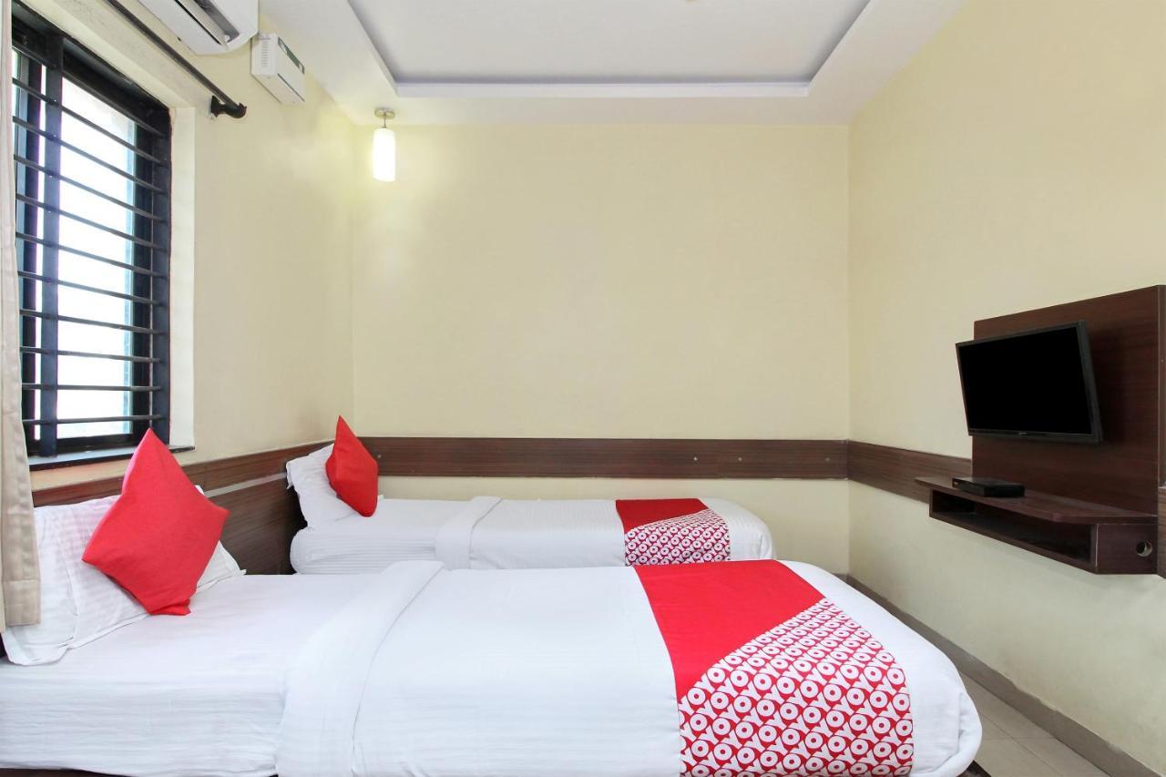 Oyo 30537 Hotel Megharaj Bijapur  Luaran gambar