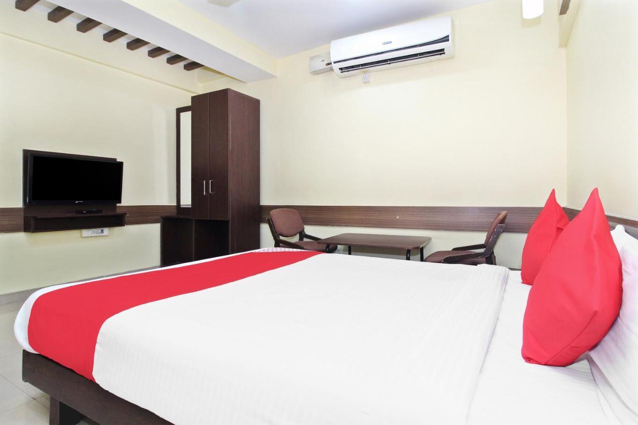 Oyo 30537 Hotel Megharaj Bijapur  Luaran gambar